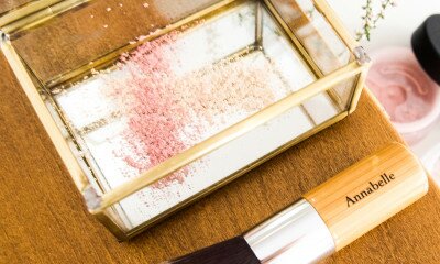 annabelle-minerals-puder-roz-pedzel-2